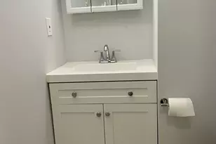 83 W Cedar St, Boston, MA 02114 - Photo 15