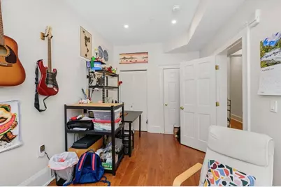 25 Bay State Rd #2, Boston, MA 02215 - Photo 9