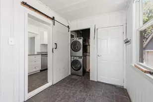 15 Waverly Ave, Everett, MA 02149 - Photo 9