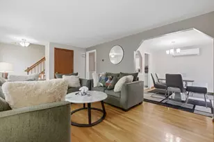 7 Webster St, Douglas, MA 01516 - Photo 3