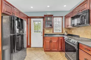 18 Hemlock Rd, Boston, MA 02132 - Photo 15