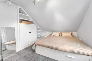 18 Hemlock Rd, Boston, MA 02132 - Photo 21