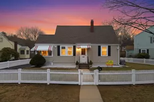 22 Black Rock, Melrose, MA 02176 - Photo 3