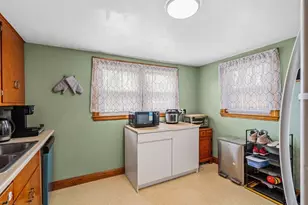 18 Mt Carmel St, Fitchburg, MA 01420 - Photo 13