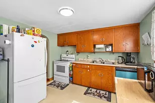 18 Mt Carmel St, Fitchburg, MA 01420 - Photo 11