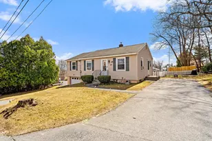 18 Mt Carmel St, Fitchburg, MA 01420 - Photo 3