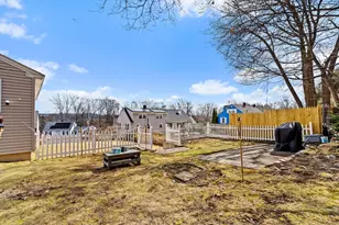 18 Mt Carmel St, Fitchburg, MA 01420 - Photo 5