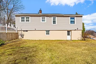 18 Mount Carmel St, Fitchburg, MA 01420 - Photo 7