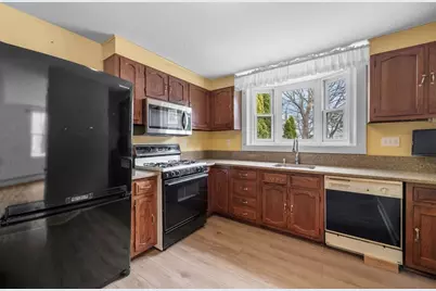 54 Rowland St, Marblehead, MA 01945 - Photo 13