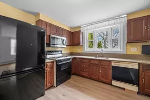 54 Rowland St, Marblehead, MA 01945 - Photo 13