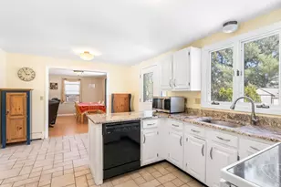 12 Meadow Rd, Uxbridge, MA 01569 - Photo 9