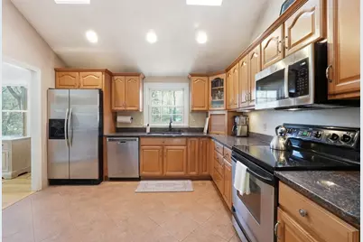 37 Woodlawn Dr, Sturbridge, MA 01566 - Photo 5