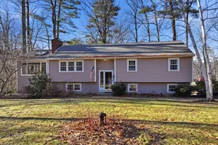 37 Woodlawn Dr, Sturbridge, MA 01566 - Photo 1