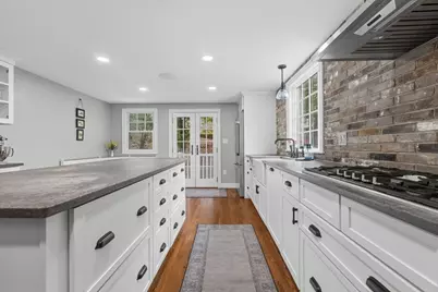 69 Jennings Rd, Waltham, MA 02451 - Photo 3