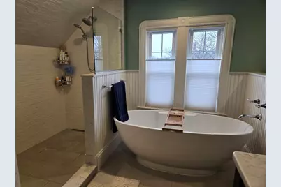 133 Elmwood Rd #2, Swampscott, MA 01907 - Photo 3