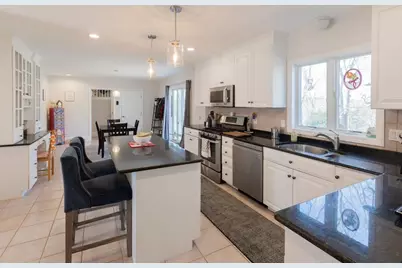 126 Lafayette St, Marblehead, MA 01945 - Photo 9