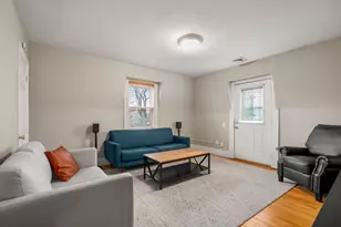 28 Franklin St, Watertown, MA 02472 - Photo 3