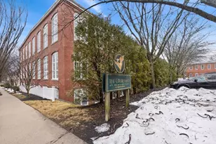 53 Warren St, Newburyport, MA 01950 - Photo 35