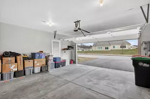 10 Logan's Run, Millbury, MA 01527 - Photo 3