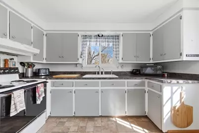 46 Dias Terrace, Somerset, MA 02726 - Photo 3