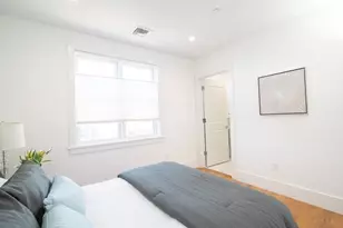 726 E 8th St, Boston, MA 02127 - Photo 19