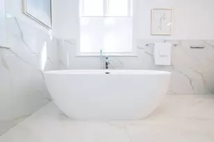 726 E 8th St, Boston, MA 02127 - Photo 13