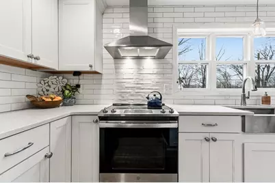 26 Prospect St, Blackstone, MA 01504 - Photo 11