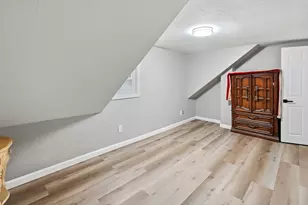 14-14 1/2 Hacker St, Worcester, MA 01603 - Photo 35