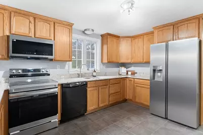 140 Powhattan Dr, Taunton, MA 02718 - Photo 11