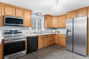 140 Powhattan Dr, Taunton, MA 02718 - Photo 11