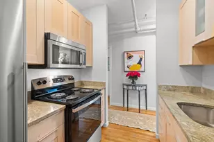 34 Plympton St, Boston, MA 02118 - Photo 13