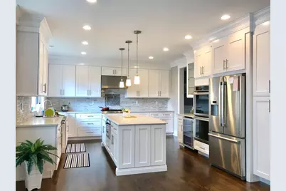 301 Linden St, Wellesley, MA 02481 - Photo 3