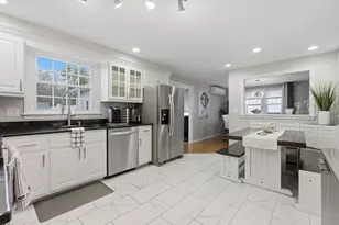 37 Fremont St, Reading, MA 01867 - Photo 17