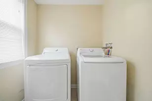 121 Winfield St, Worcester, MA 01602 - Photo 17