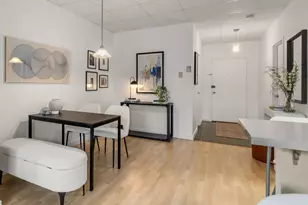 22 Chestnut Pl, Brookline, MA 02445 - Photo 7