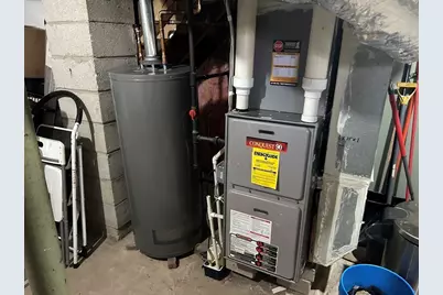 88 Pinehurst Ave, Brockton, MA 02302 - Photo 17