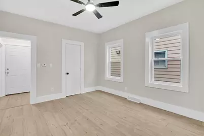 14 Adams St, Springfield, MA 01105 - Photo 5