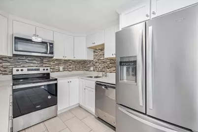 33 Lodgen Ct #2D, Malden, MA 02148 - Photo 5