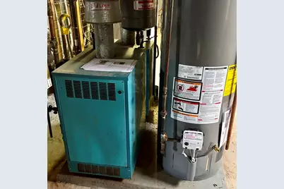 30 Clarence St, Everett, MA 02149 - Photo 15