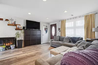 46 Brookfield Cir, Framingham, MA 01701 - Photo 5