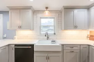 44 Surrey Dr, Mansfield, MA 02048 - Photo 7