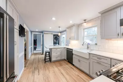 44 Surrey Dr, Mansfield, MA 02048 - Photo 9