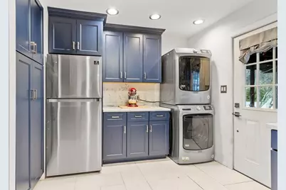 437 Lowell St, Peabody, MA 01960 - Photo 9