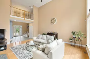22 Mystic Valley Ln, Uxbridge, MA 01569 - Photo 9