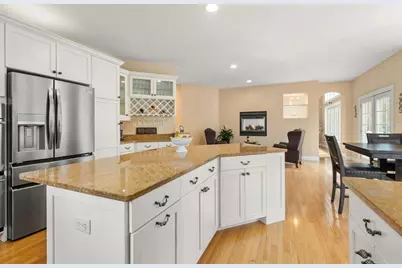 22 Mystic Valley Ln, Uxbridge, MA 01569 - Photo 15