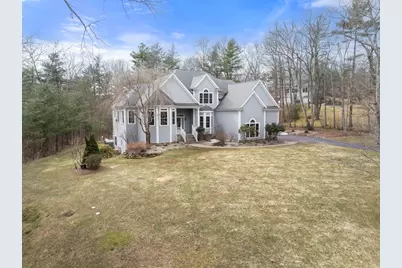 22 Mystic Valley Ln, Uxbridge, MA 01569 - Photo 3