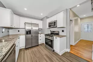 8 Ford St, Haverhill, MA 01832 - Photo 15