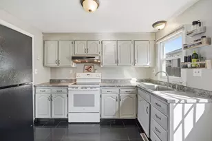 88 Agnes St, Springfield, MA 01118 - Photo 11