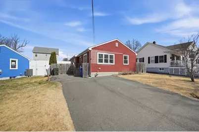 88 Agnes St, Springfield, MA 01118 - Photo 3