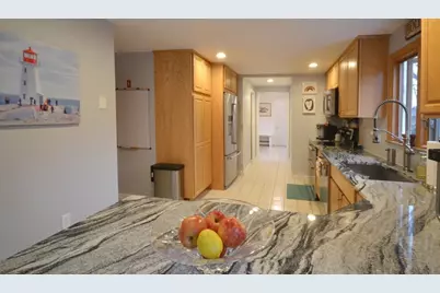 180 Highland St, Holden, MA 01520 - Photo 9